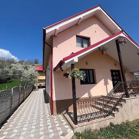 La Miruna Comanesti  Exterior photo